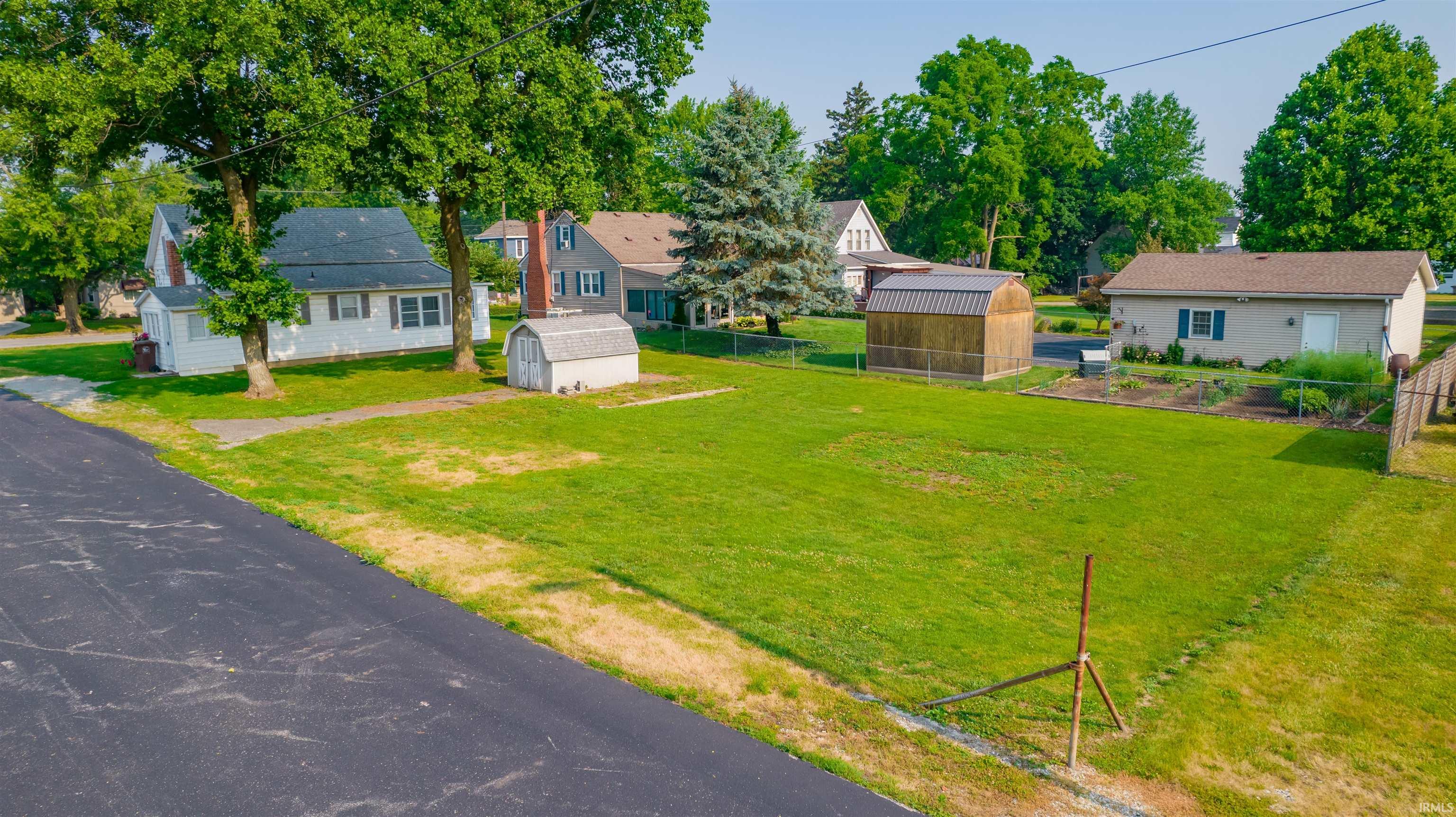 1445 Middle Street Wabash, IN 46992 - Photo 4 of 31