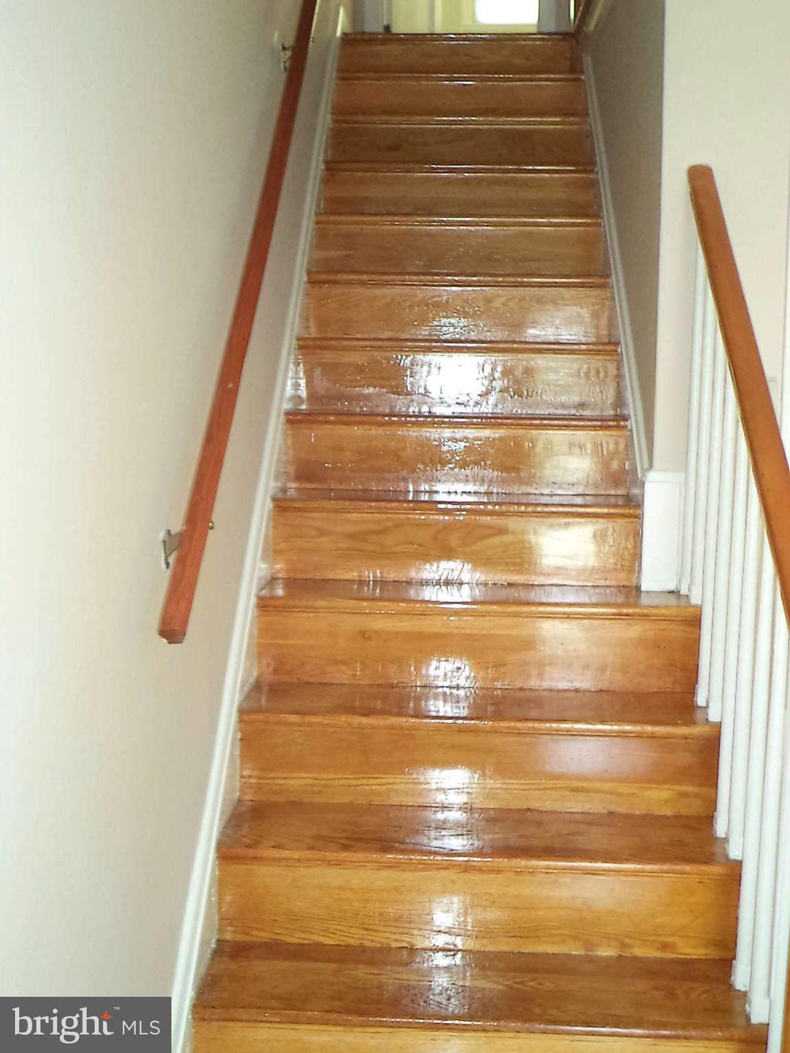 1132 Elm Road Baltimore, MD 21227 - Photo 5 of 27 a view of entryway