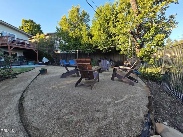 a view of a yard with mountain