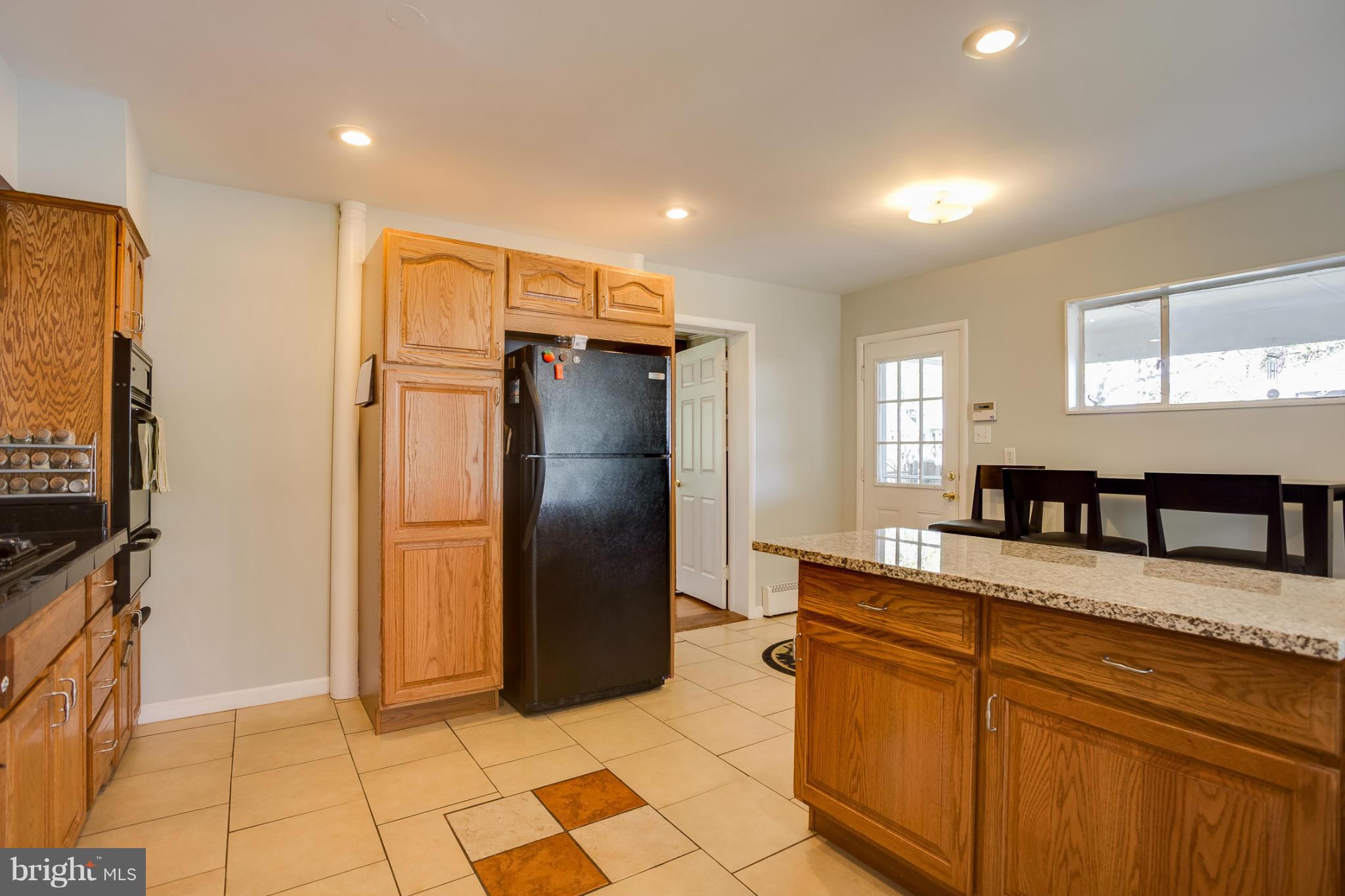 6304 Climbhill Road Alexandria, VA 22310 - Photo 5 of 30 Kitchen
