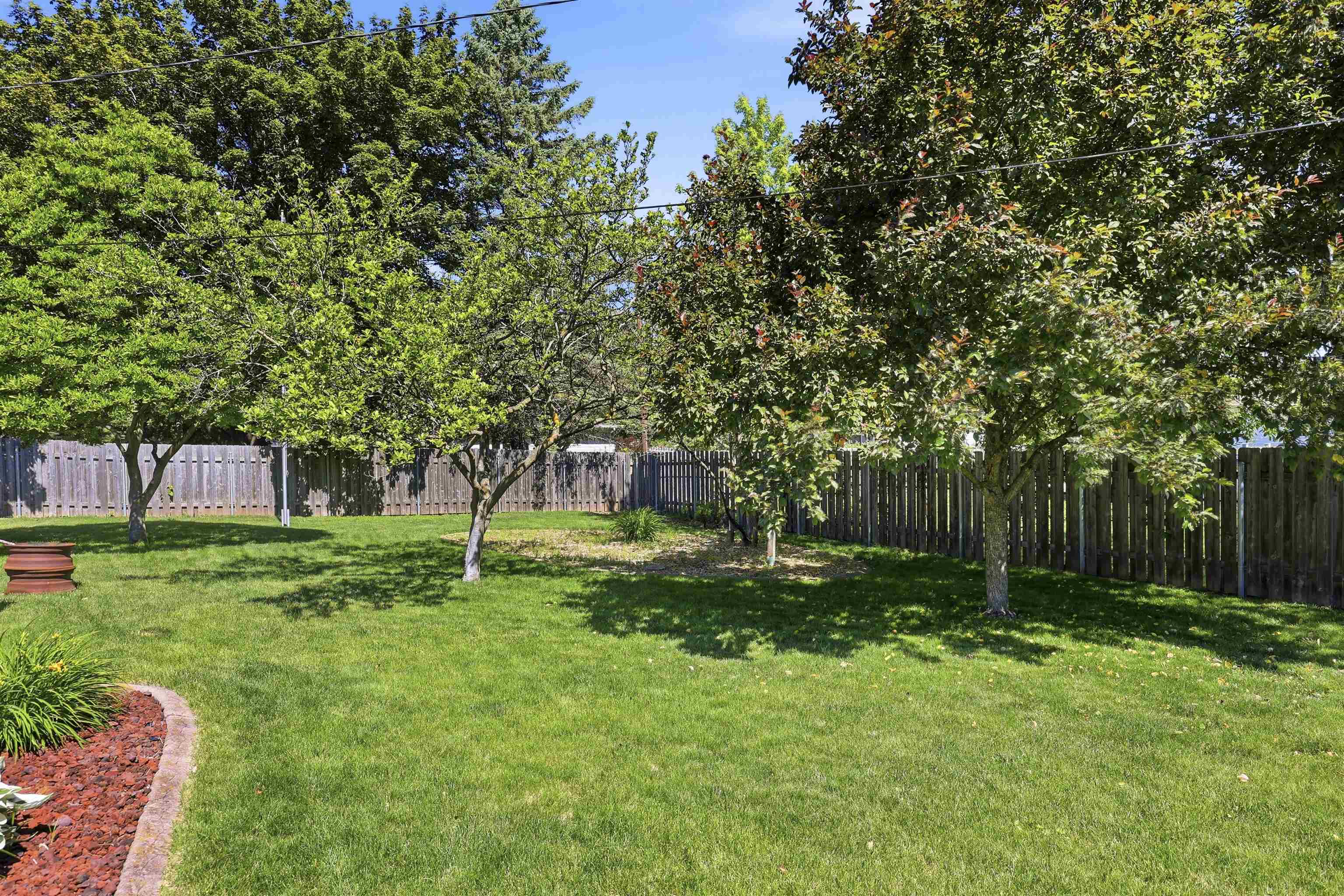1530 Glen Road Green Bay, WI 54313 - Photo 33 of 34