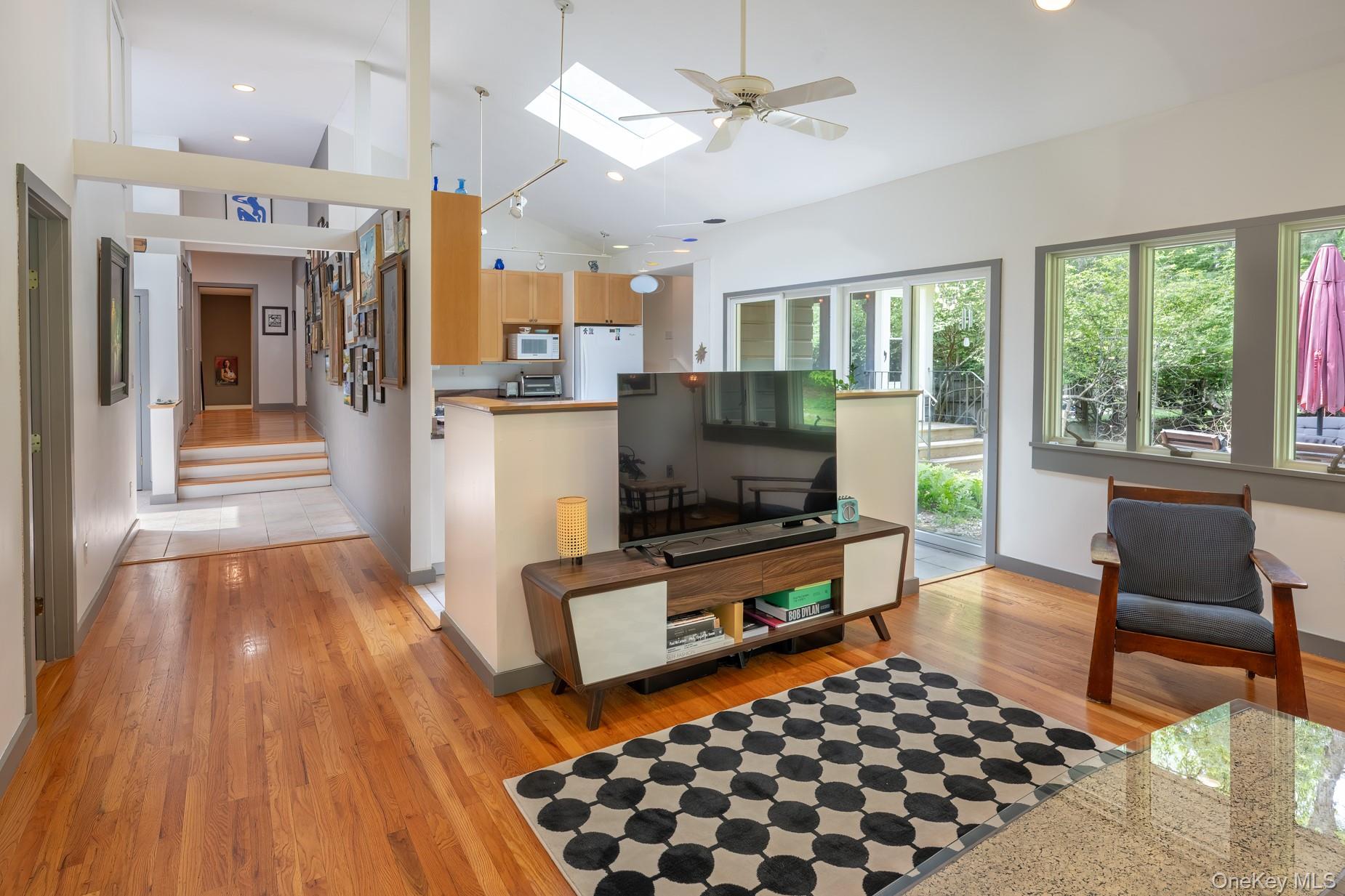 35 Hickory Hill Road Tappan, NY 10983 - Photo 16 of 27