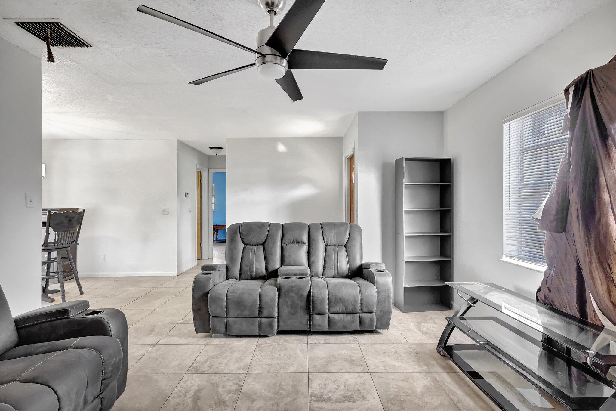 7406 Donlon Road Fort Pierce, FL 34951 - Photo 5 of 40 Living Area