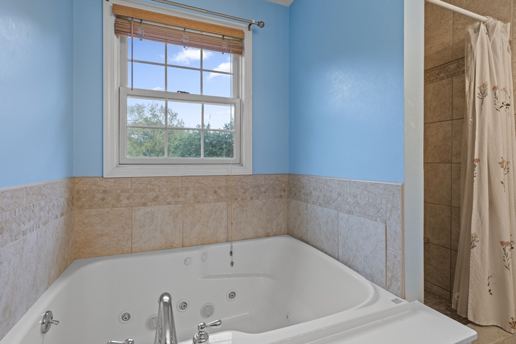 385 Sutton Street, Unit 385 North Andover, MA 01845 - Photo 14 of 28