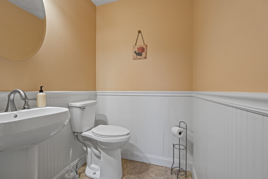 385 Sutton Street, Unit 385 North Andover, MA 01845 - Photo 10 of 28