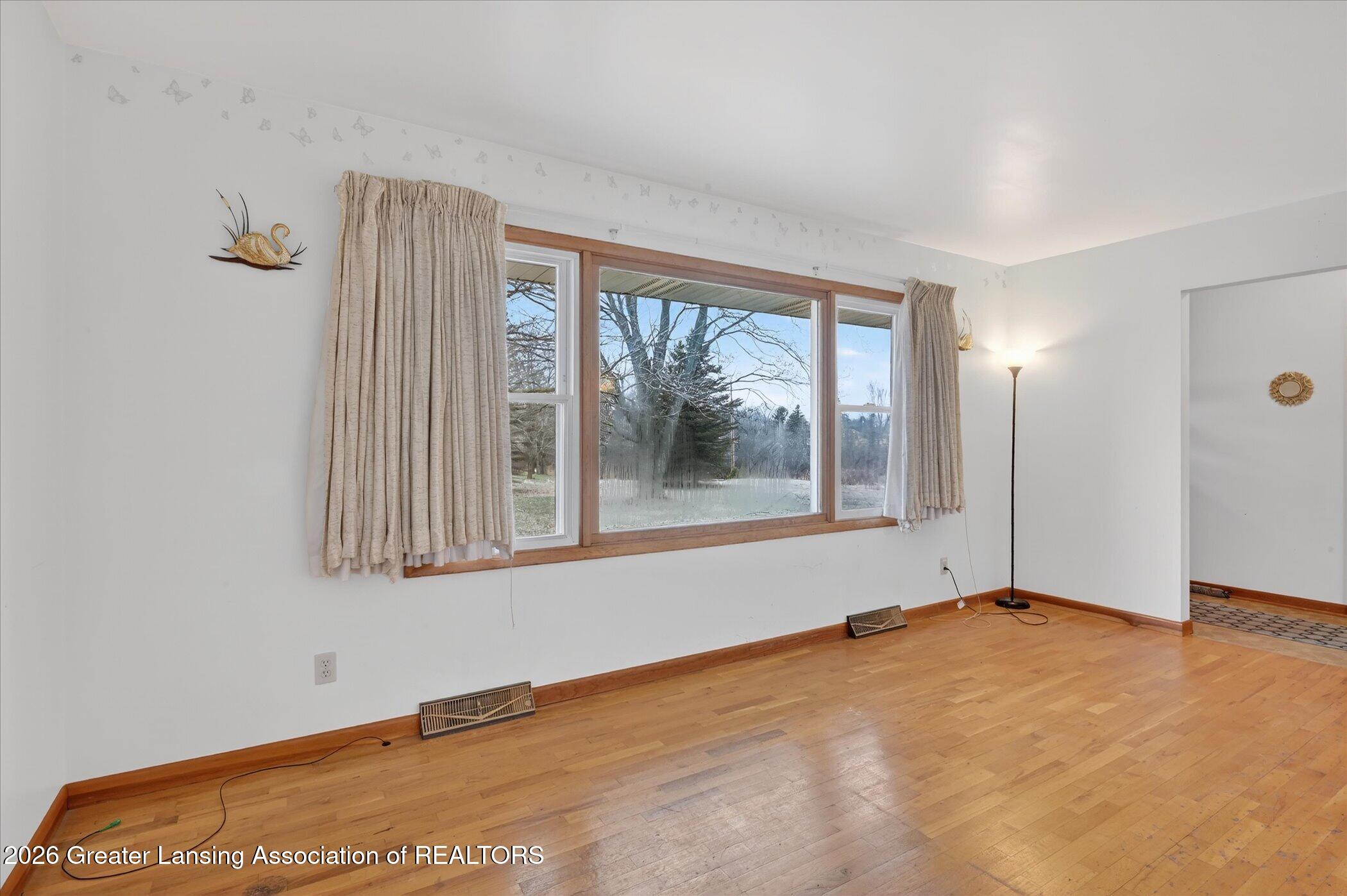 3187 South Canfield Road Eaton Rapids, MI 48827 - Photo 4 of 36 07-3187-S-Canfield-Rd-Windowstill
