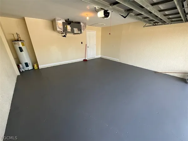 $2,100 | 4005 1st Street Southwest, Lehigh Acres, FL 33976