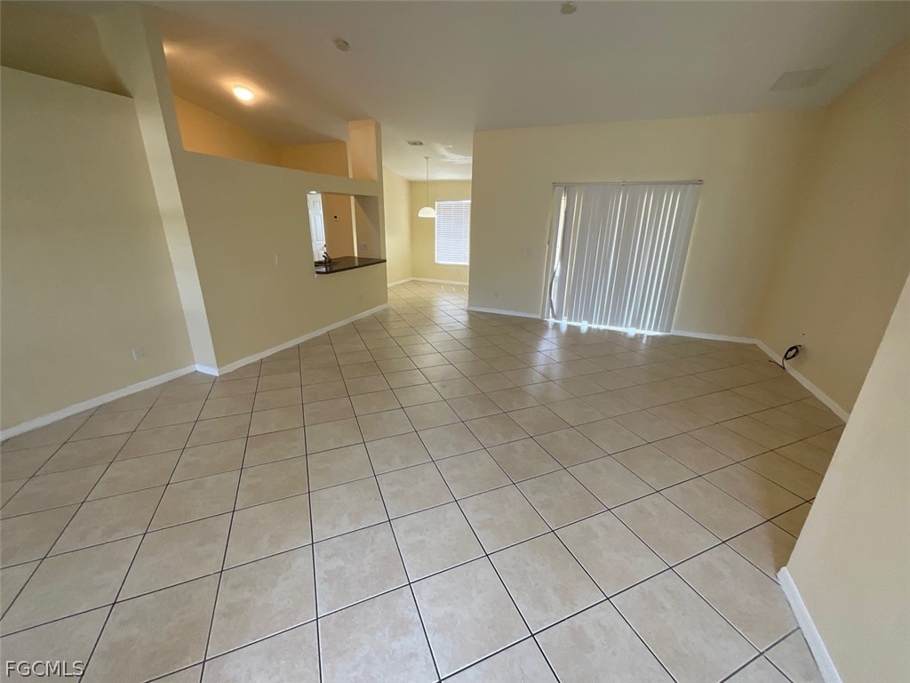 4005 1st Street Southwest Lehigh Acres, FL 33976 - Photo 3 of 22