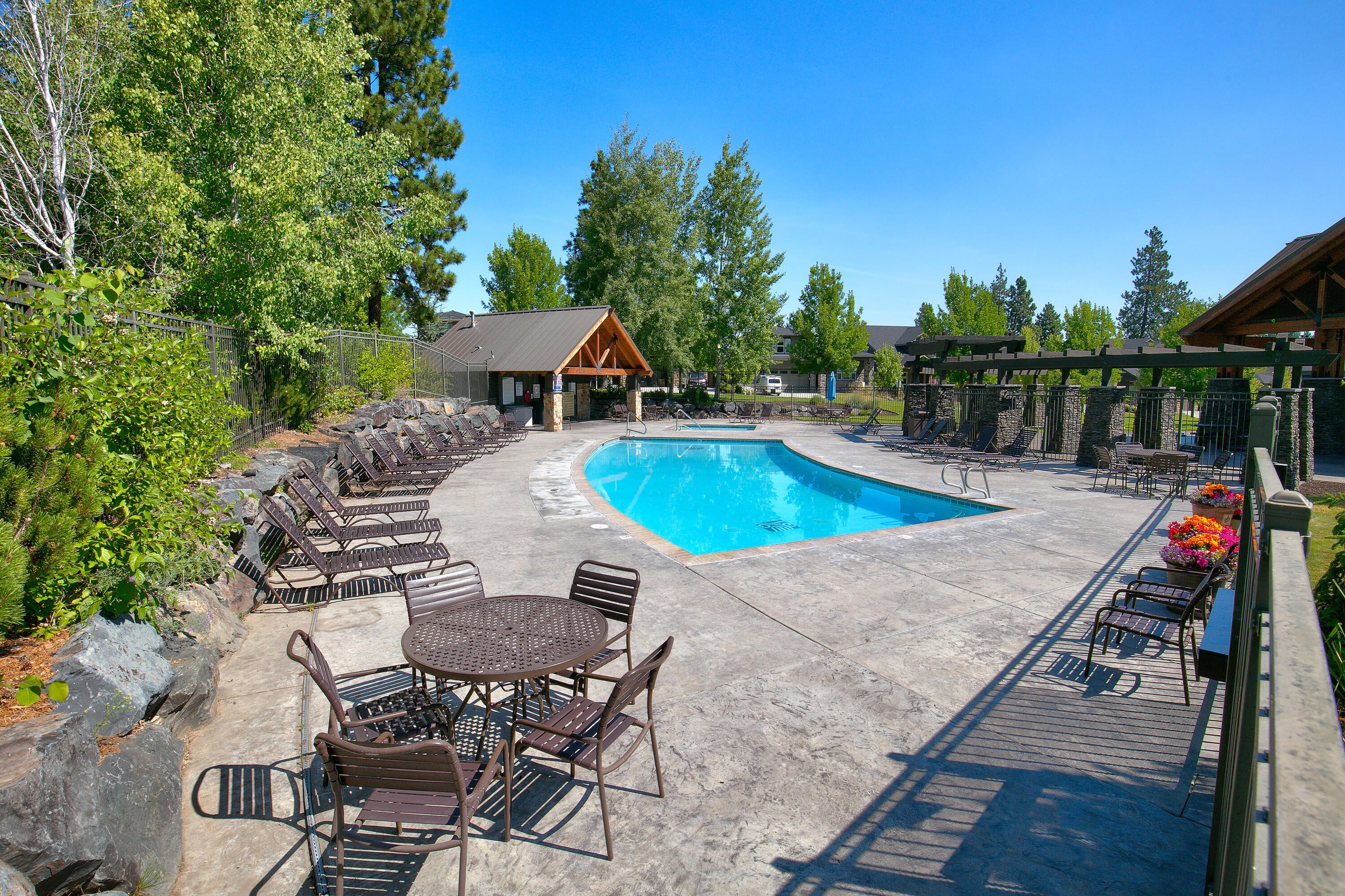 61167 Princeton Loop Bend, OR 97702 - Photo 25 of 33 HOA Pool