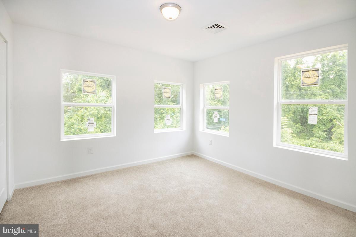 21 Rhode Island Road Sicklerville, NJ 08081 - Photo 22 of 48 Gallery Image 22