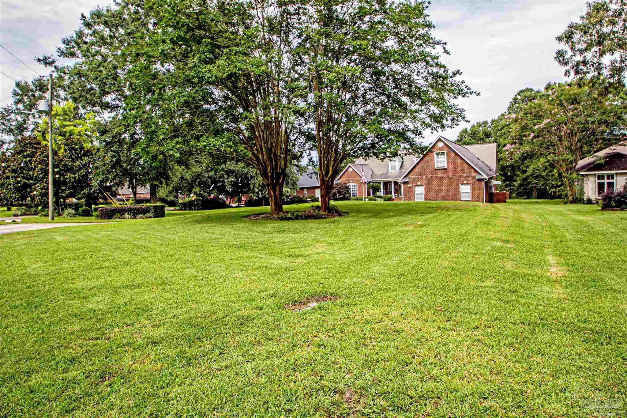 5437 Rowe Trail Milton, FL 32571 - Photo 2 of 50 Gallery Image 2
