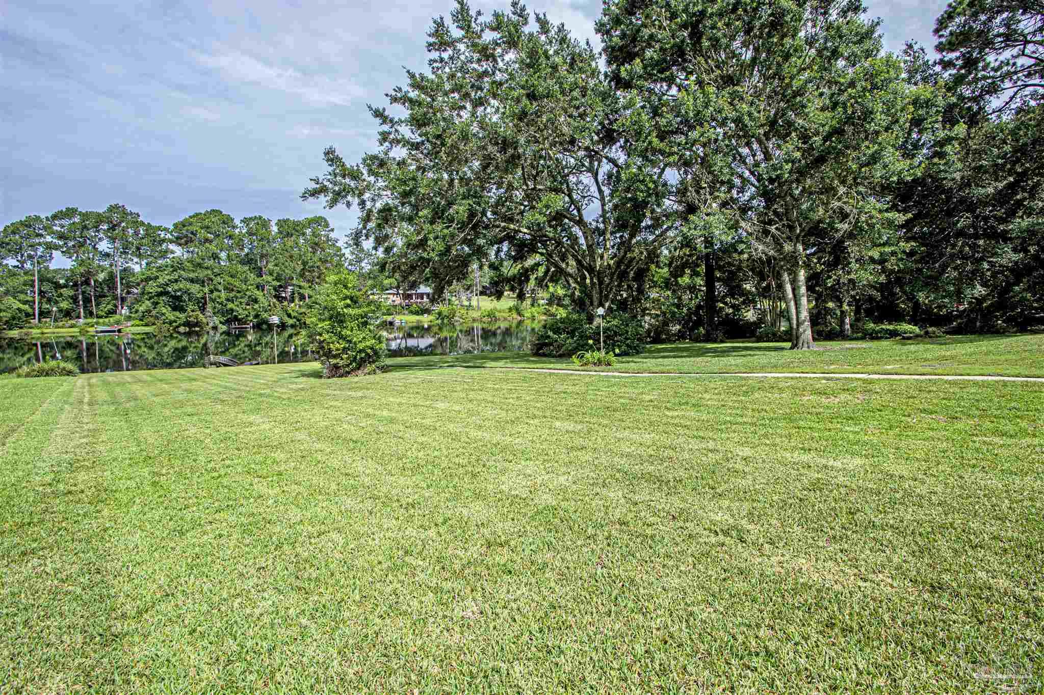 5437 Rowe Trail Milton, FL 32571 - Photo 11 of 50 Gallery Image 11