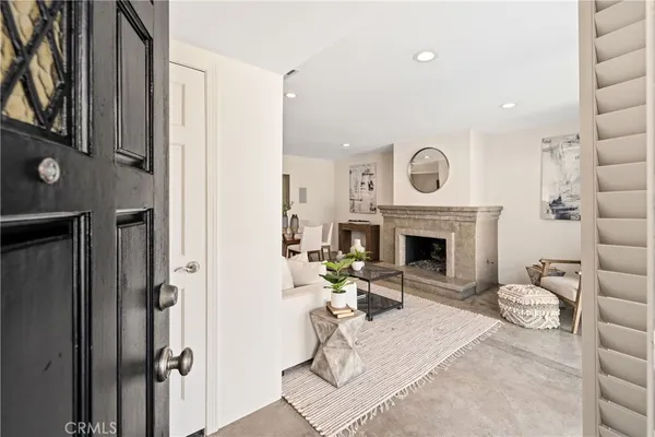 $6,000 | 1140 Manhattan Beach, Unit D, Manhattan Beach, CA 90266