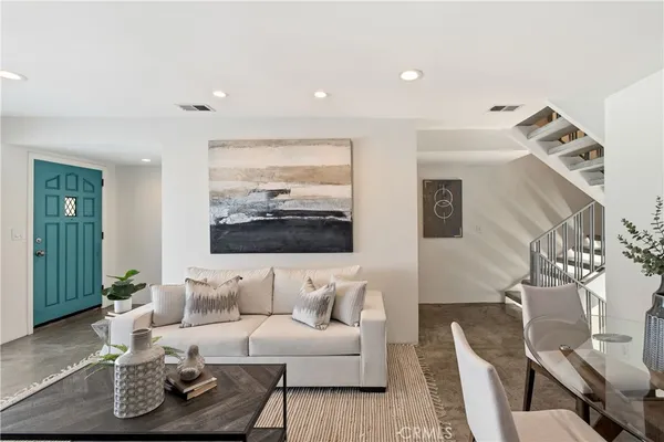 $6,000 | 1140 Manhattan Beach, Unit D, Manhattan Beach, CA 90266