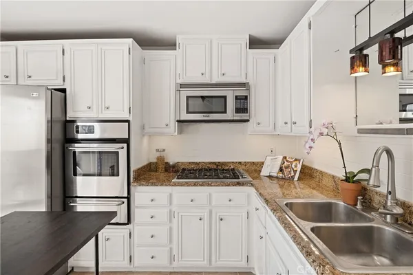 $6,000 | 1140 Manhattan Beach, Unit D, Manhattan Beach, CA 90266