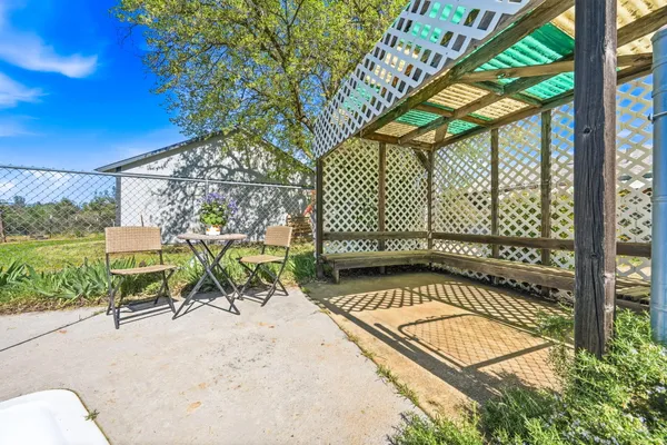 $595,000 | 17837 Coyote Lane, Anderson, CA 96007