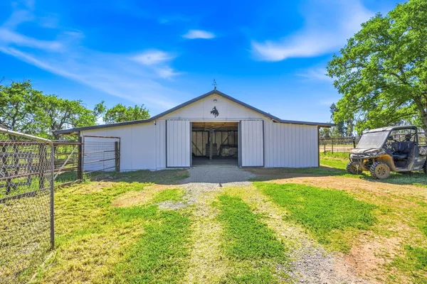 $595,000 | 17837 Coyote Lane, Anderson, CA 96007