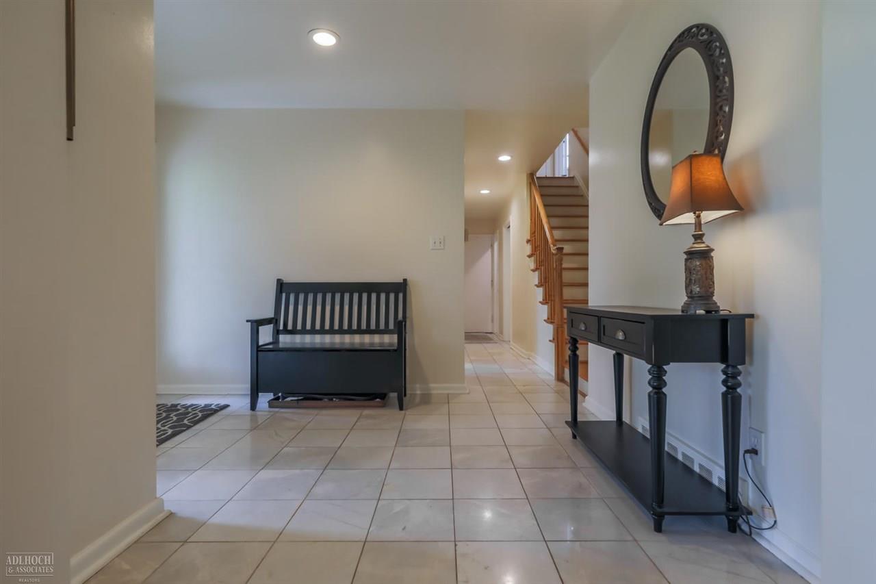 1059 Devonshire Road Grosse Pointe Park, MI 48230 - Photo 7 of 39