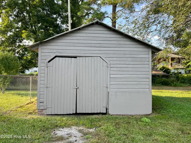 $1,417 | 905 Maple Street, Elizabeth City, NC 27909