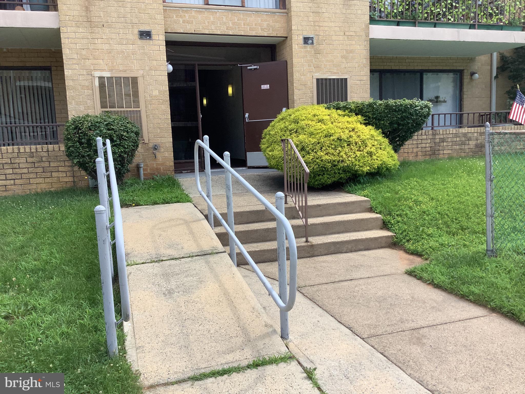 8940 Krewstown Road, Unit 105 Philadelphia, PA 19115 - Photo 23 of 24 Access ramp near the pool area - no steps living