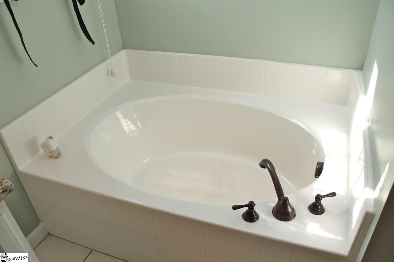121 Sprouse Lane Fountain Inn, SC 29644 - Photo 18 of 34