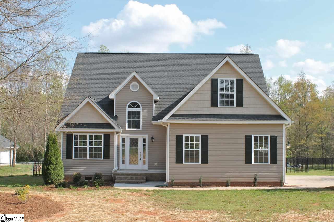121 Sprouse Lane Fountain Inn, SC 29644 - Photo 3 of 34