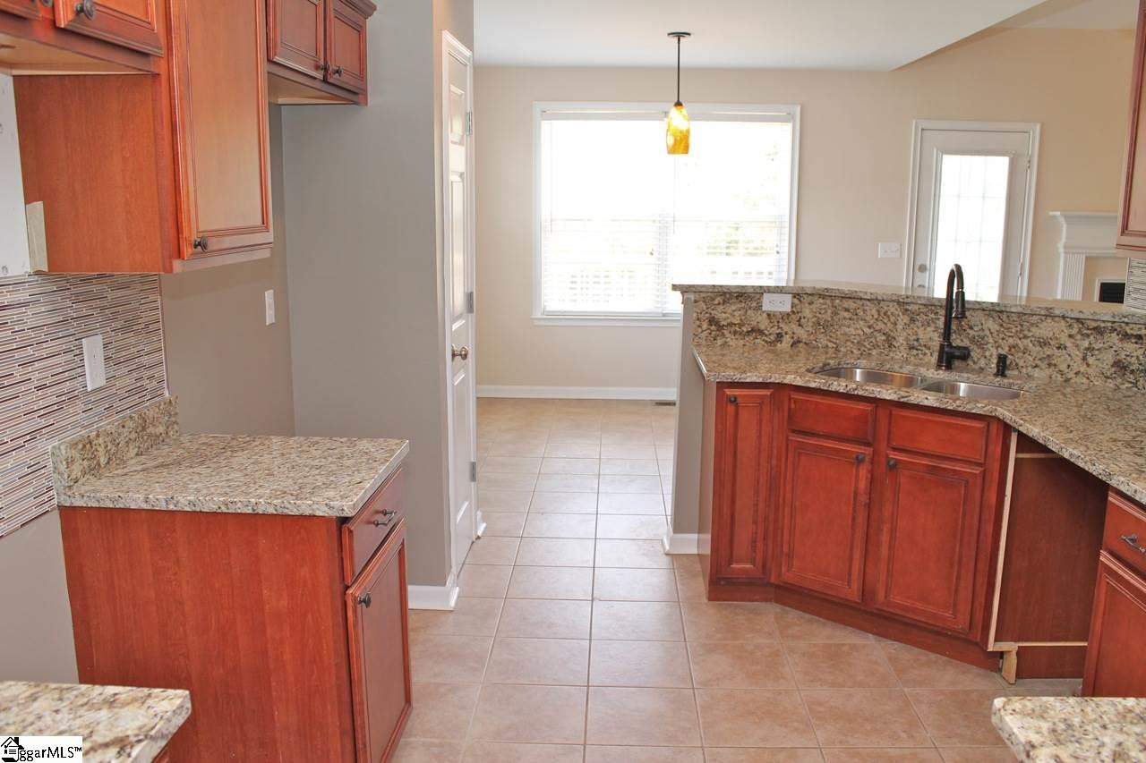 121 Sprouse Lane Fountain Inn, SC 29644 - Photo 10 of 34