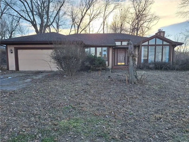 $120,000 | 202 Broad Street, Waverly, MO 64096