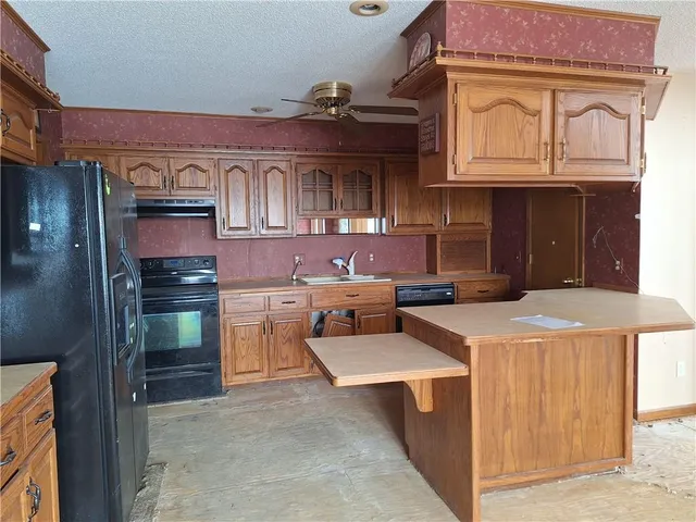 $120,000 | 202 Broad Street, Waverly, MO 64096