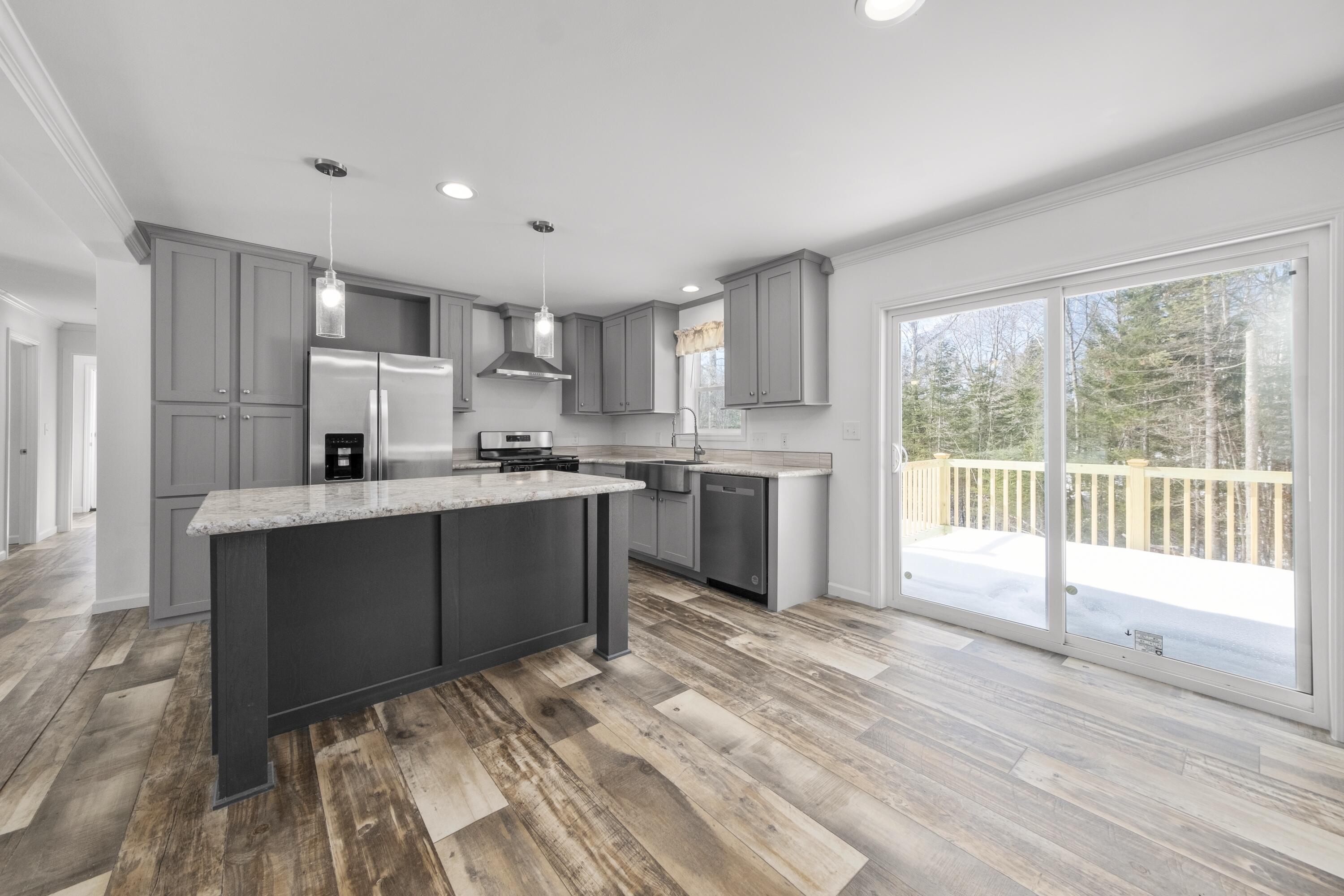 320 Old Augusta Road Waldoboro, ME 04572 - Photo 13 of 43 Kitchen/dining area