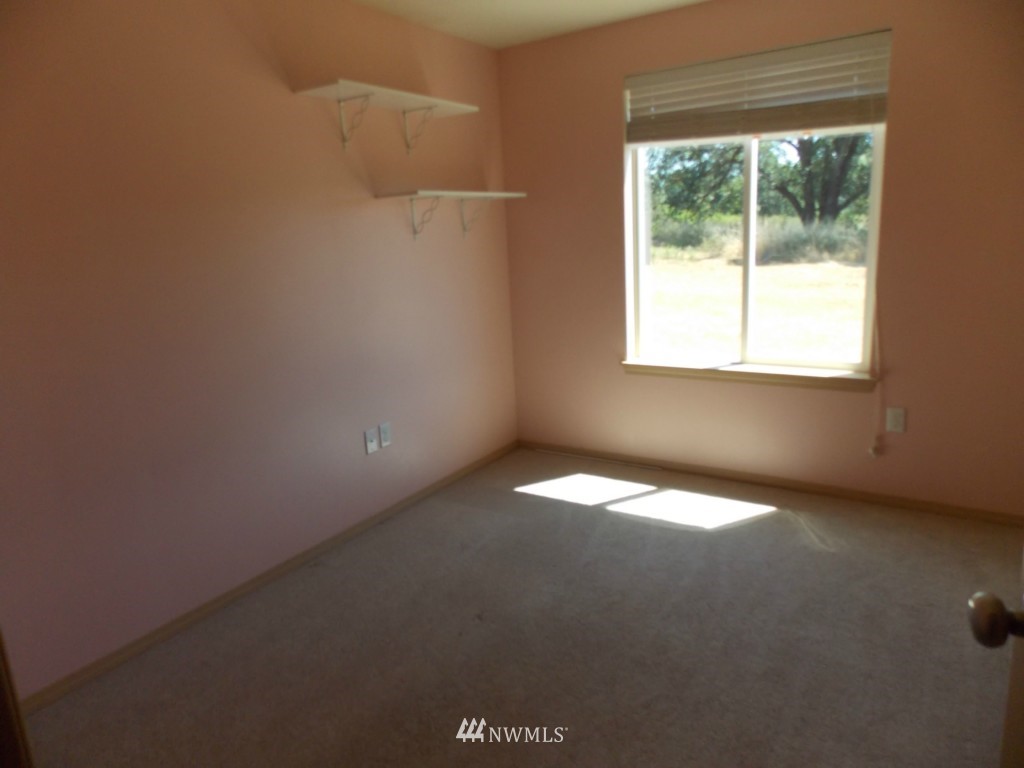 17630 Leitner Road Southwest Rochester, WA 98579 - Photo 12 of 25
