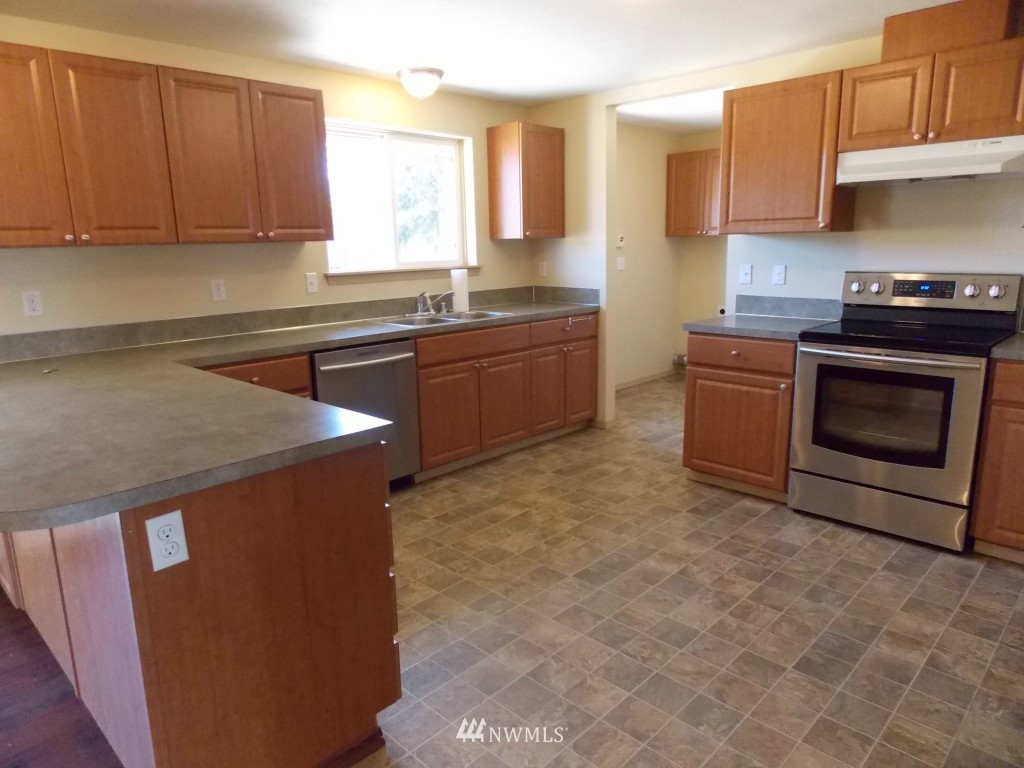 17630 Leitner Road Southwest Rochester, WA 98579 - Photo 7 of 25