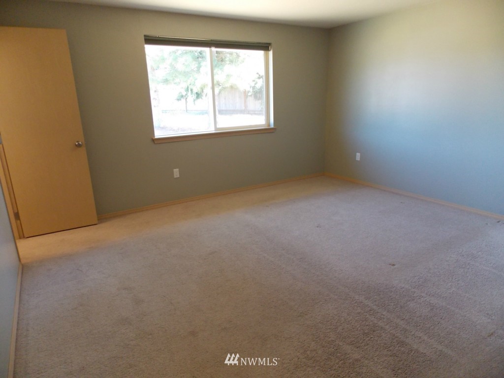 17630 Leitner Road Southwest Rochester, WA 98579 - Photo 8 of 25