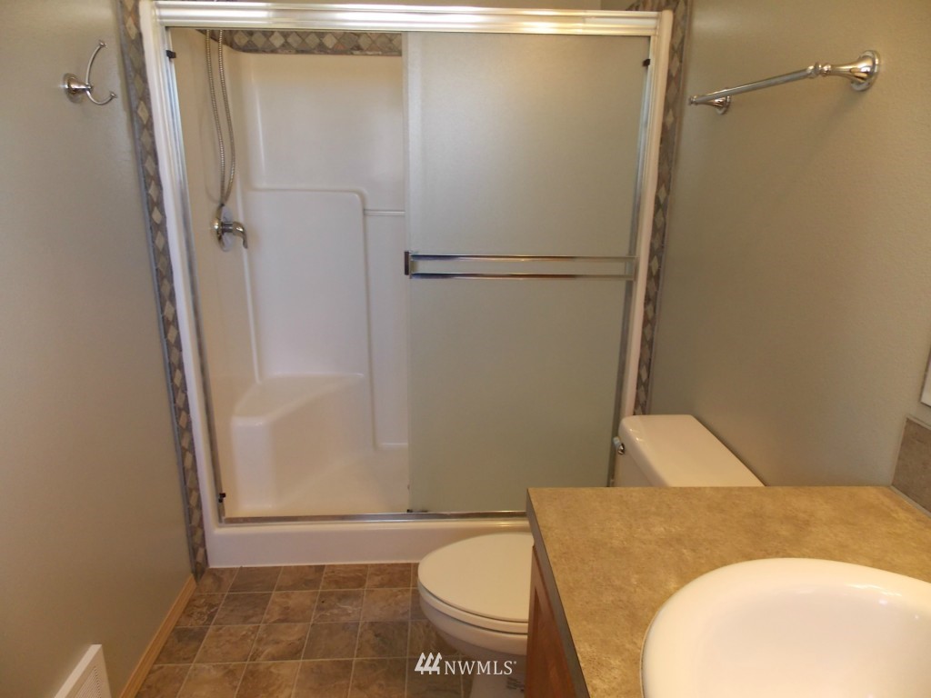 17630 Leitner Road Southwest Rochester, WA 98579 - Photo 9 of 25