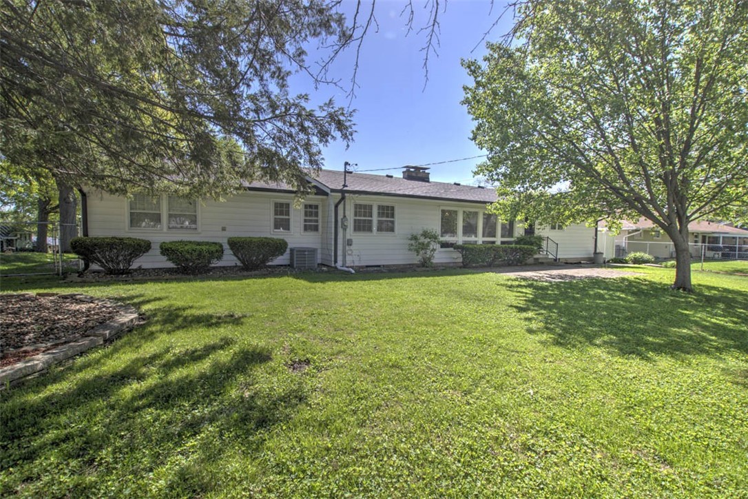 5 Eastmoreland Place Decatur, IL 62521 - Photo 28 of 32