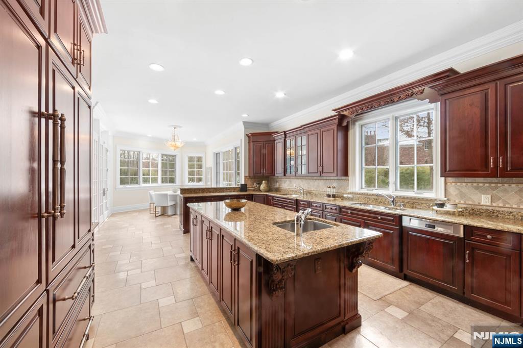 24 Tulip Tree Lane Alpine, NJ 07620 - Photo 11 of 50