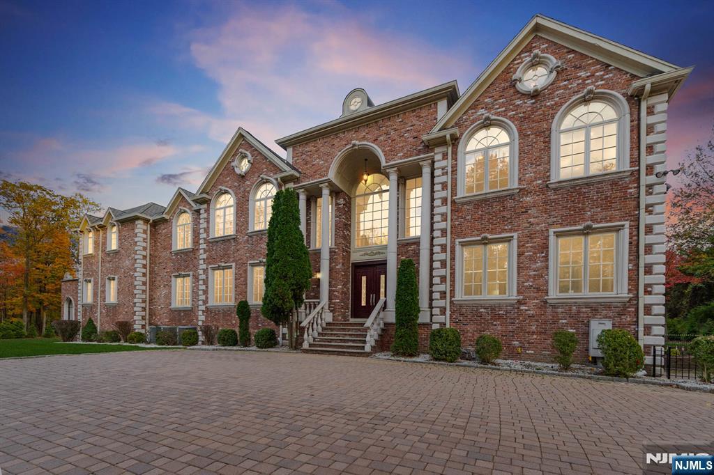 24 Tulip Tree Lane Alpine, NJ 07620 - Photo 2 of 50