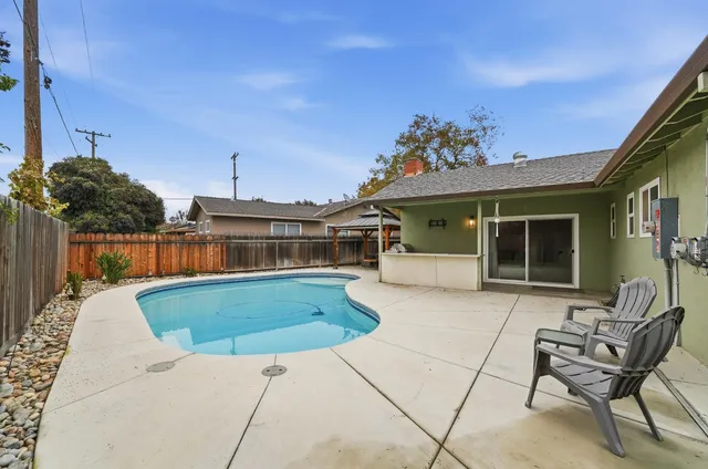 $559,900 | 365 Birchwood Court, Modesto, CA 95350