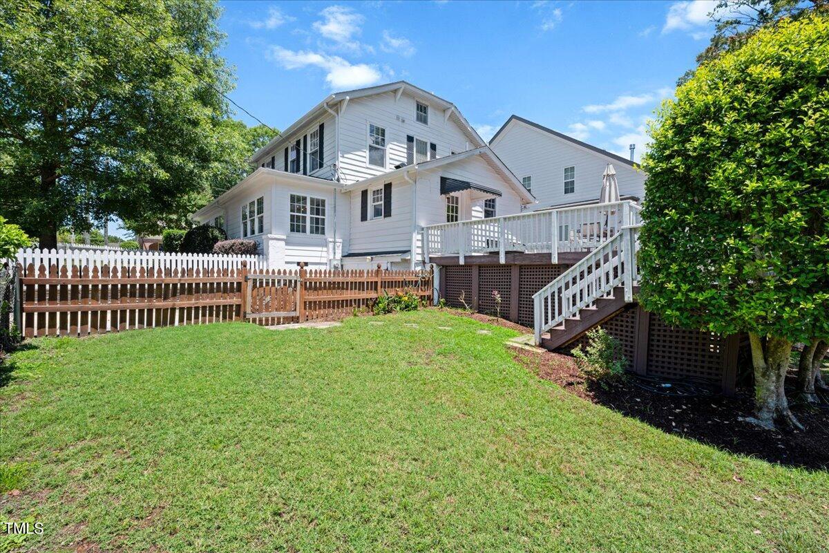 600 Harding Street Raleigh, NC 27604 - Photo 31 of 33 a front view of house with yard and green space