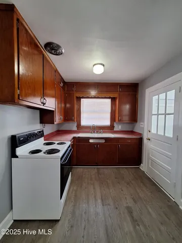 $1,600 | 2409 South Memorial Drive, Greenville, NC 27834