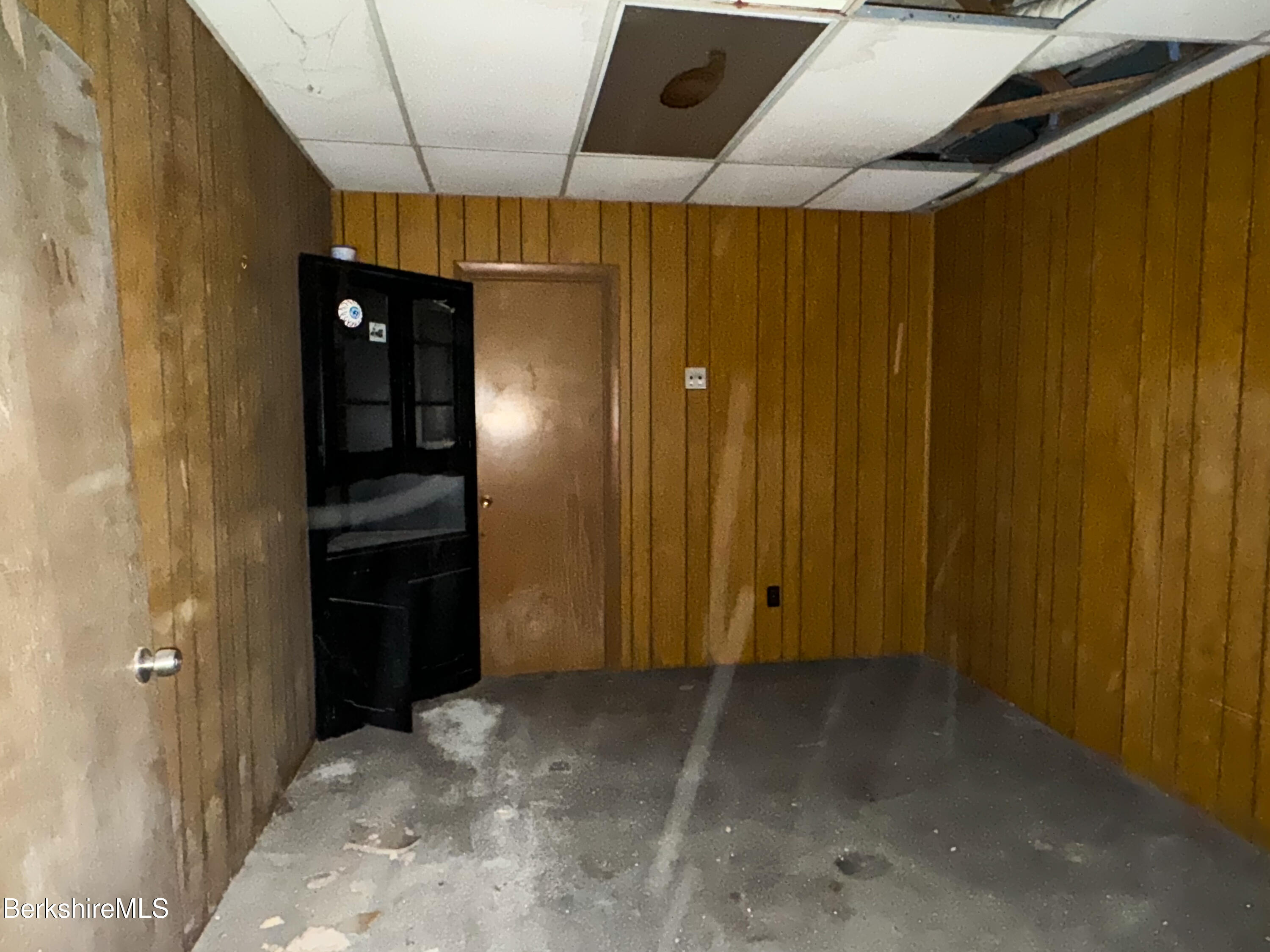 223 Elm Street Holyoke, MA 01040 - Photo 17 of 30 a view of entryway