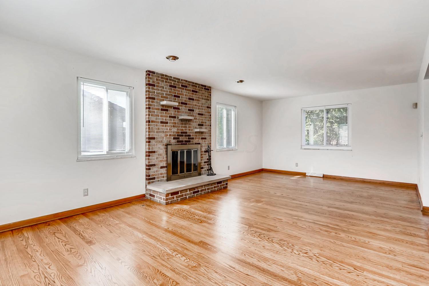 1139 Bernhard Road Columbus, OH 43227 - Photo 4 of 23 Gallery Image 4