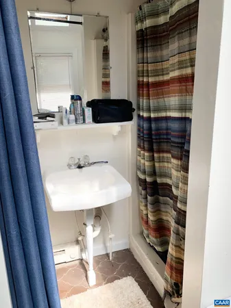 $700 | 111 Chelsea Drive, Unit 5, Charlottesville, VA 22903