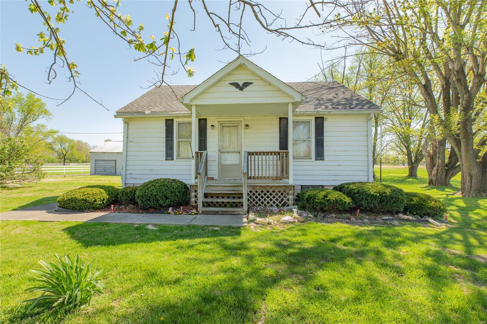 29211 Burch Road Jerseyville, IL 62052 - Photo 1 of 34 Gallery Image 1