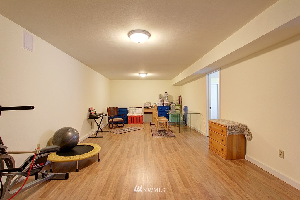 1108 North 36th Street Renton, WA 98056 - Photo 11 of 23