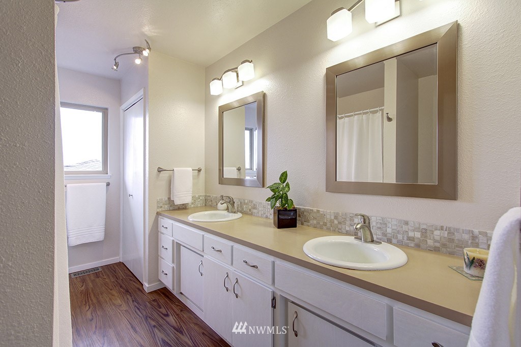 1108 North 36th Street Renton, WA 98056 - Photo 14 of 23