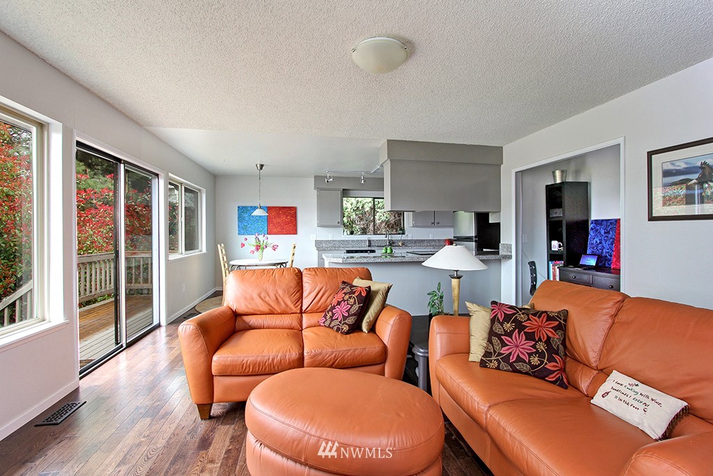 1108 North 36th Street Renton, WA 98056 - Photo 7 of 23