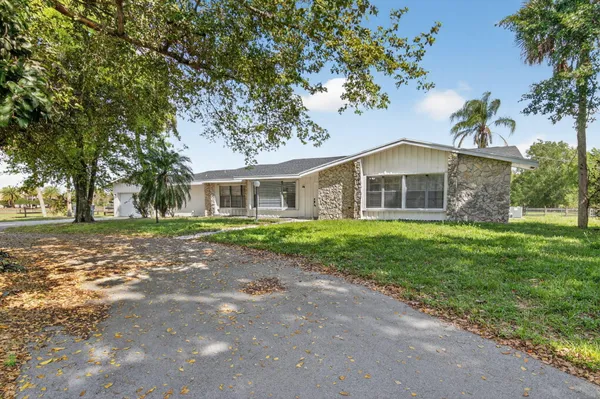 $7,200 | 10157 La Reina Road, Delray Beach, FL 33446