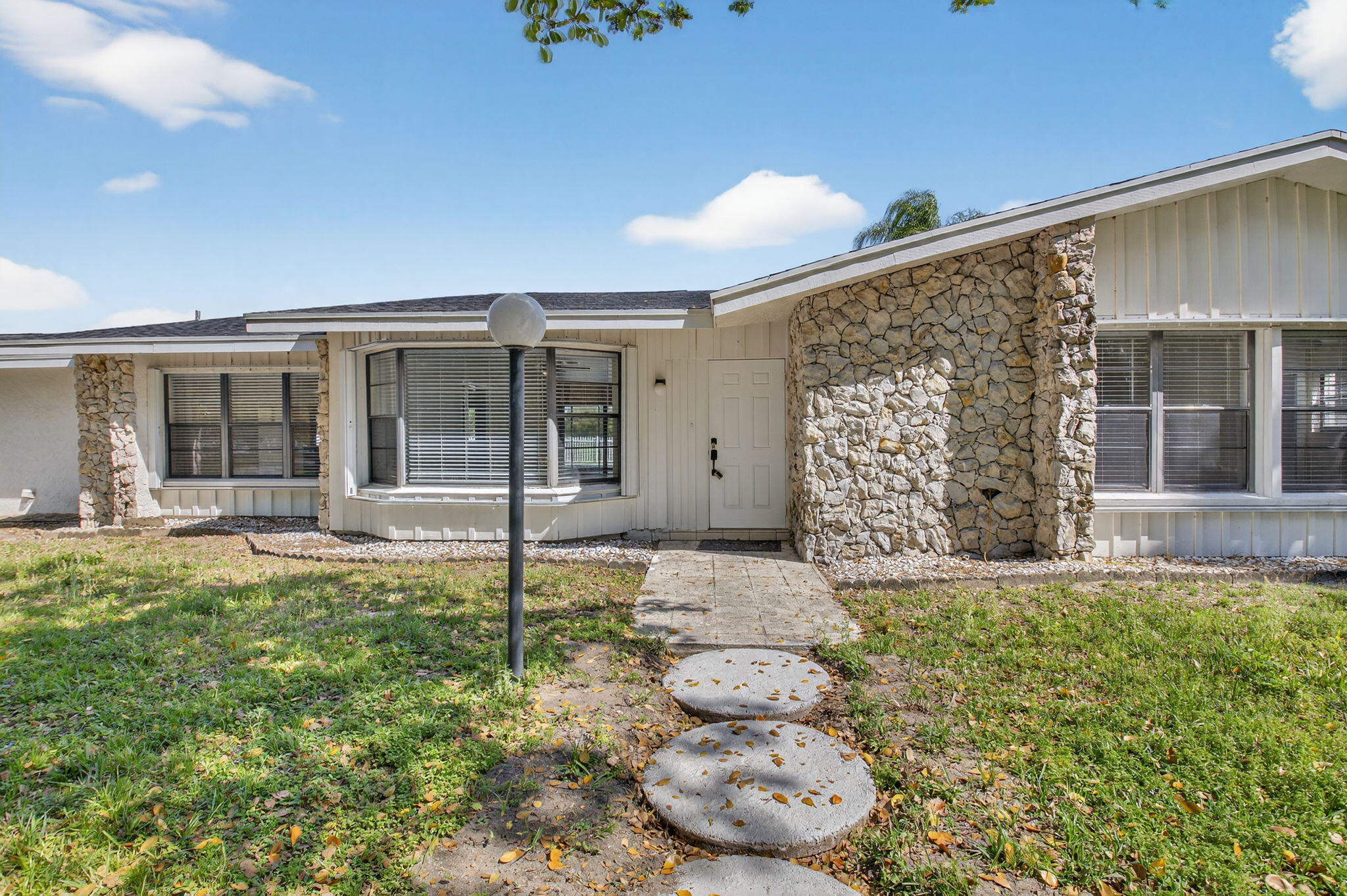 10157 La Reina Road Delray Beach, FL 33446 - Photo 5 of 74 4-web-or-mls-DSC_9540