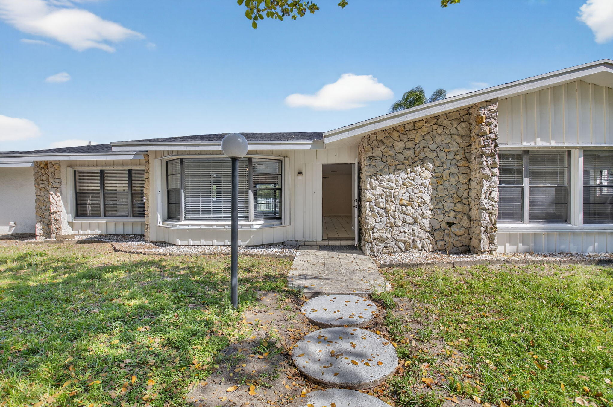 10157 La Reina Road Delray Beach, FL 33446 - Photo 6 of 74 5-web-or-mls-DSC_9547